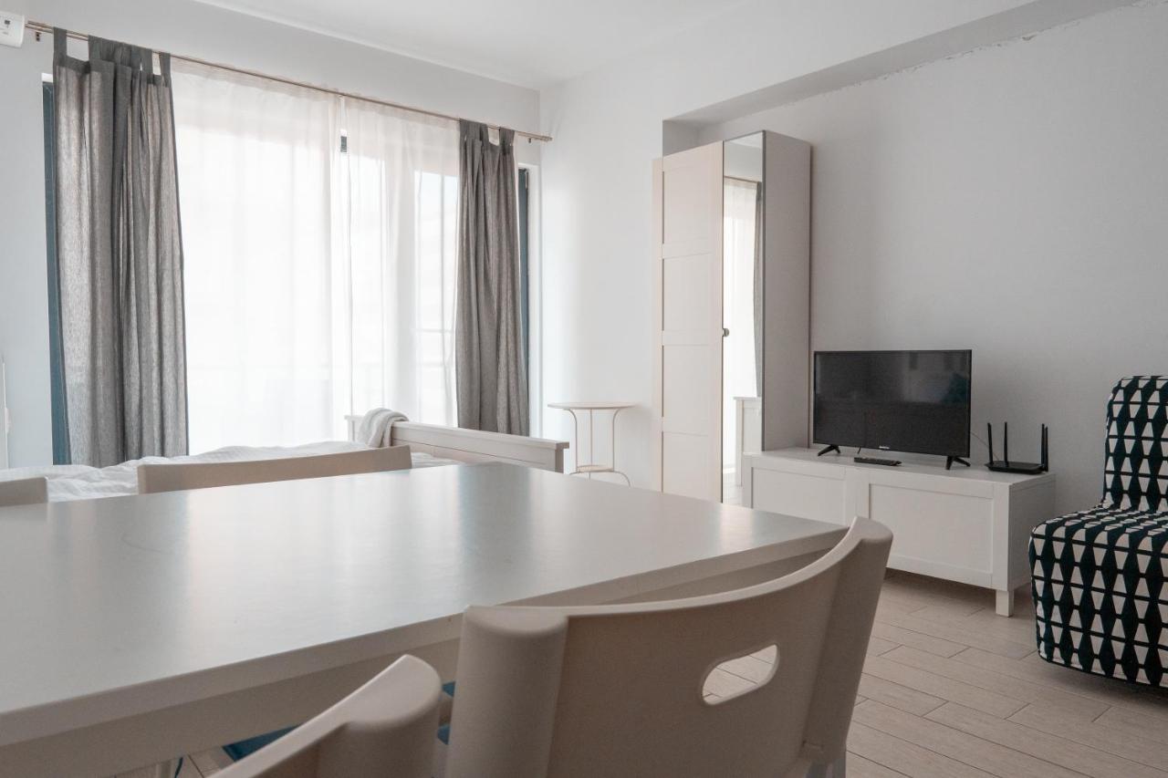 Bright Apartments Mamaia Nord Exterior foto